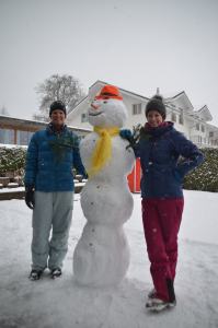 Building a snowman_32